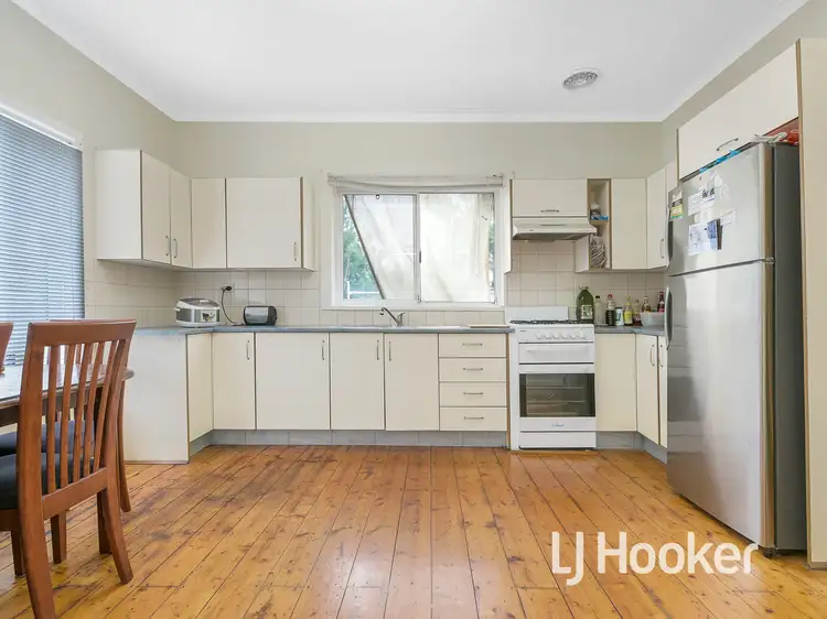 Fifth view of Homely house listing, 19 Damian Court, Cranbourne VIC 3977