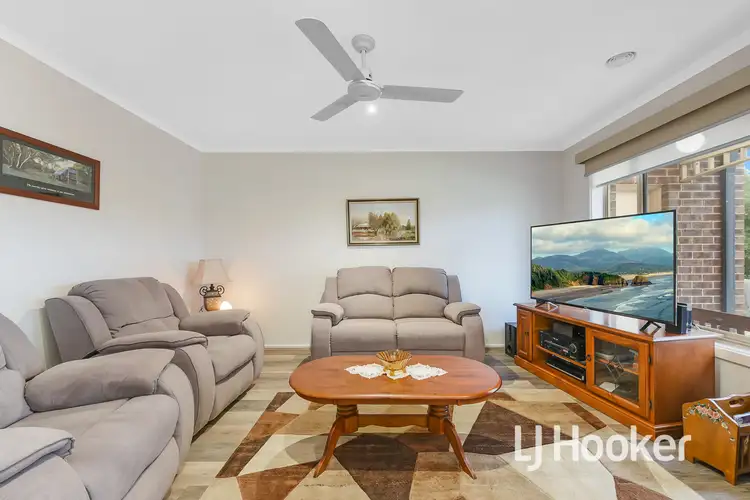 Second view of Homely house listing, 5 Park Vista, Drouin VIC 3818