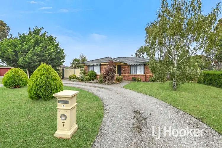 7 Rae Court, Pakenham VIC 3810