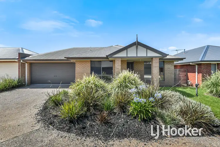4/55 Sandalwood Drive, Pakenham VIC 3810