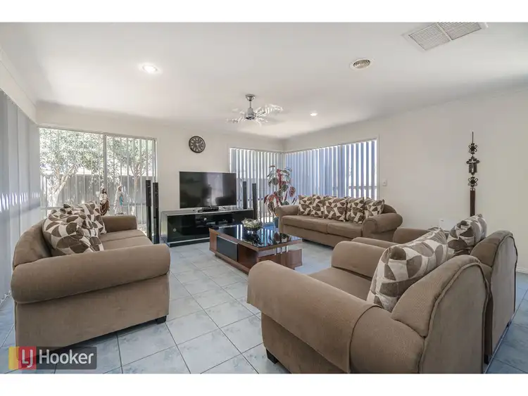 Fifth view of Homely house listing, 6 Crouch Court, Roxburgh Park VIC 3064