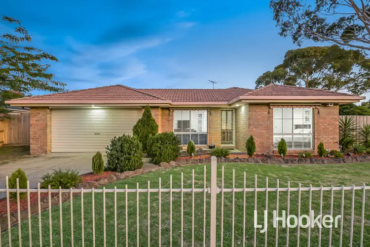 12 Gullquist Way, Pakenham VIC 3810