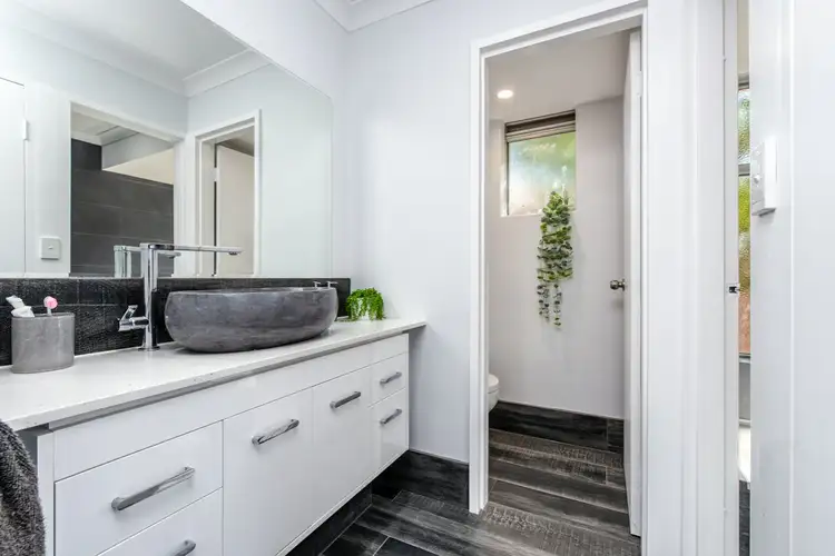 9 Farrer Place, Thornlie WA 6108