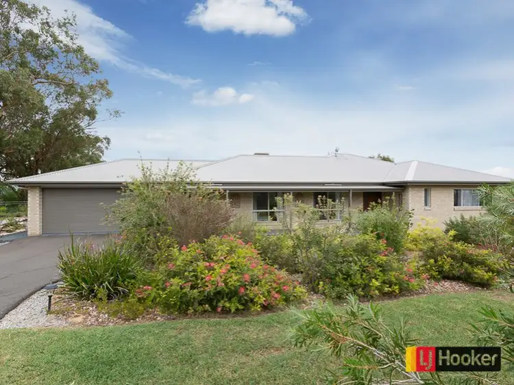 Second view of Homely house listing, 6 Highland Place, North Tamworth NSW 2340