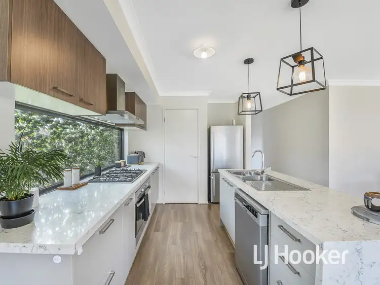 Fourth view of Homely house listing, 8 Chestnut Avenue, Clyde VIC 3978