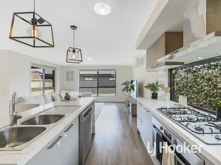 Sixth view of Homely house listing, 8 Chestnut Avenue, Clyde VIC 3978