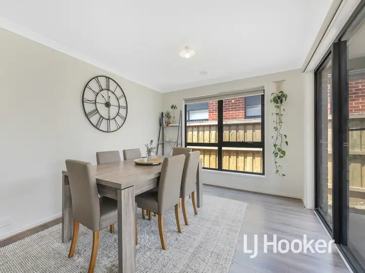 Seventh view of Homely house listing, 8 Chestnut Avenue, Clyde VIC 3978