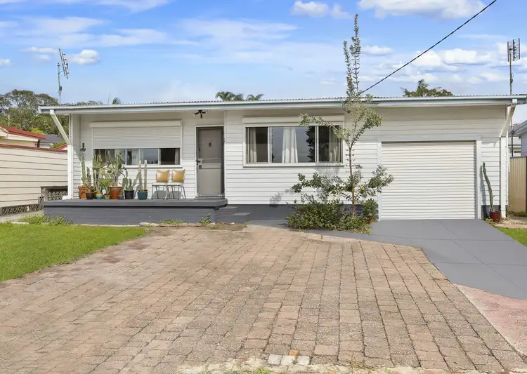 Main view of Homely house listing, 10 Delia Avenue, Budgewoi NSW 2262