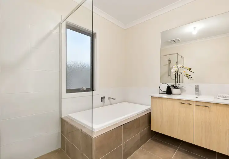 Fifth view of Homely townhouse listing, 15 Linacre Drive, Bundoora VIC 3083