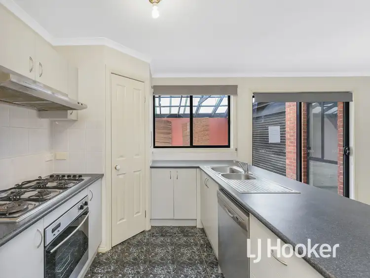 Seventh view of Homely house listing, 28 Bellbrae Crescent, Cranbourne West VIC 3977