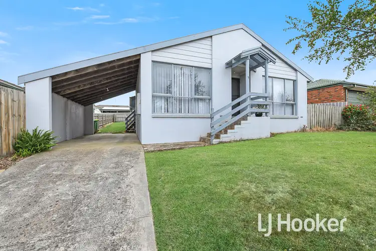 5 Leigh Drive, Pakenham VIC 3810