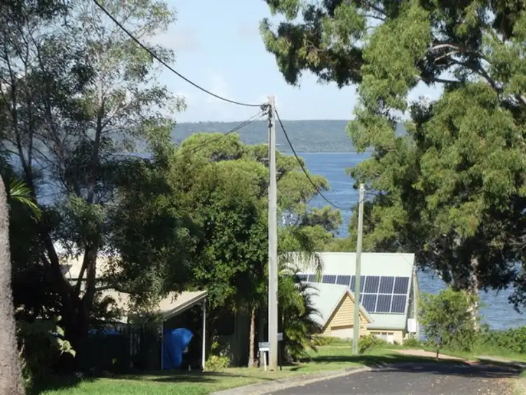 28 Oomool Street, Macleay Island QLD 4184