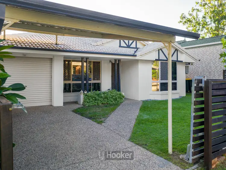 33 Settlers Circuit, Forest Lake QLD 4078