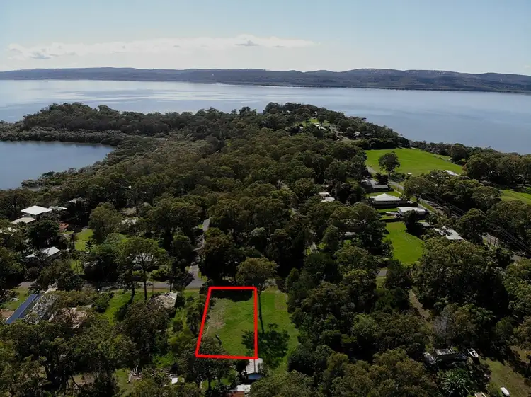 16 WYENA AV, Lamb Island QLD 4184