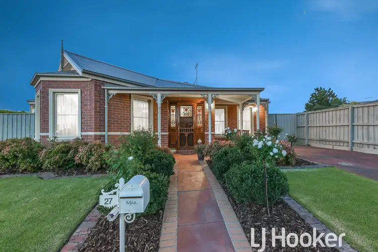 27 Lorikeet Drive, Berwick VIC 3806
