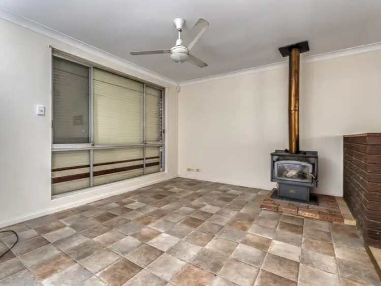 Fourth view of Homely house listing, 19 Malu Court, Camillo WA 6111