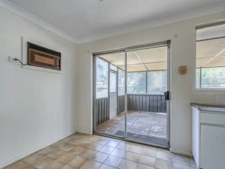 Sixth view of Homely house listing, 19 Malu Court, Camillo WA 6111