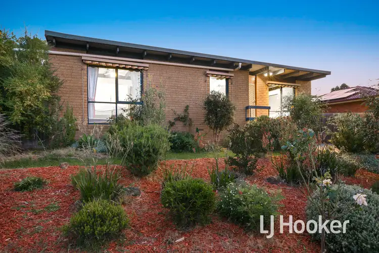 12 Mahon Crescent, Narre Warren VIC 3805