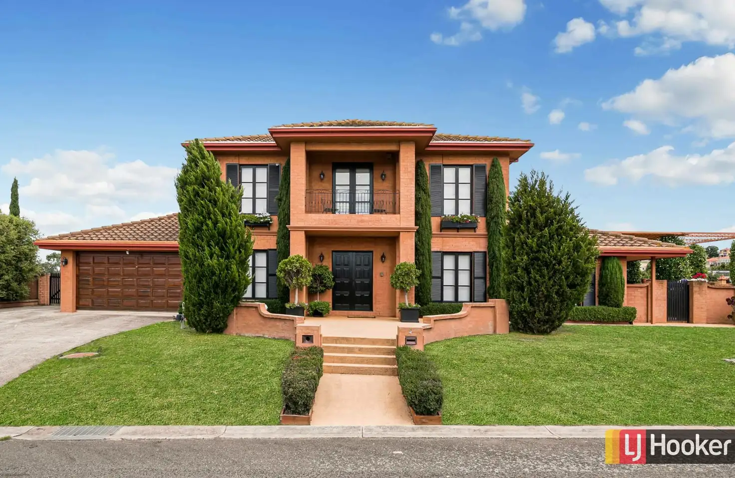 Main view of Homely house listing, 4 Lakeview Close, Hidden Valley VIC 3756