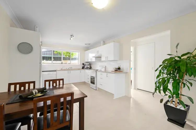 2/4 Cotinga Crescent, Burleigh Waters QLD 4220