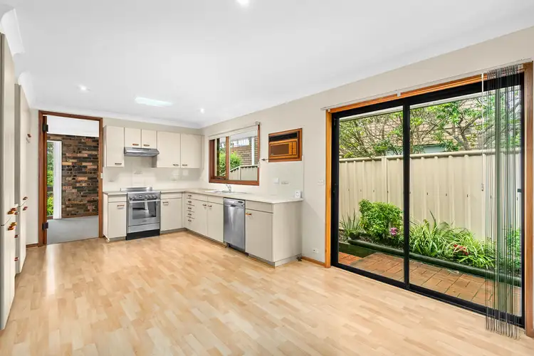10 Belwarra Avenue, Figtree NSW 2525