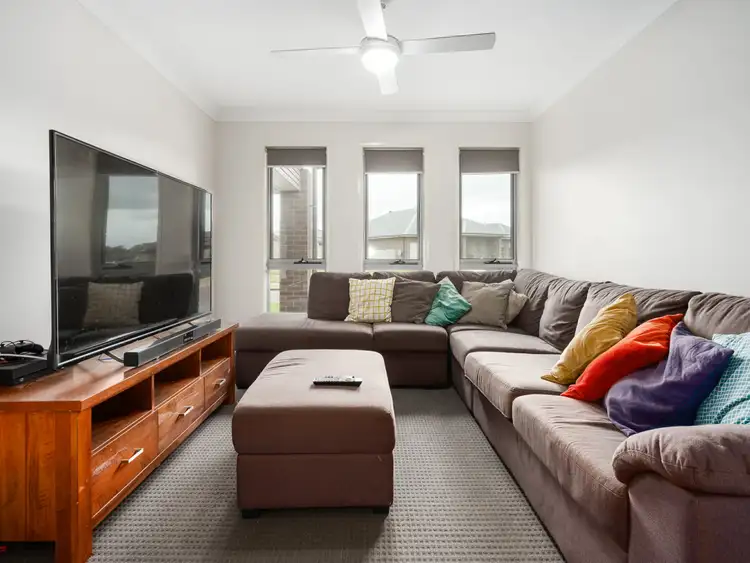 Sixth view of Homely house listing, 35 Sapphire Drive, Rutherford NSW 2320