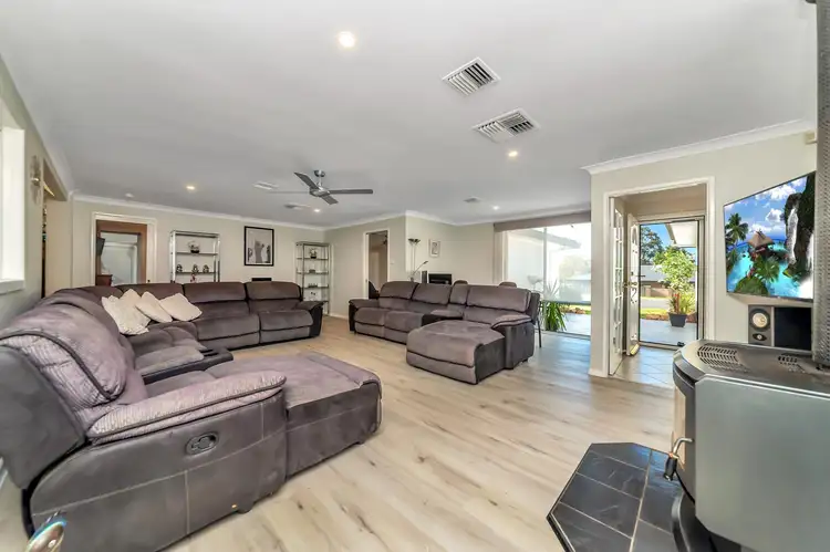 Fifth view of Homely house listing, 2 Crozier Circuit, Kambah ACT 2902