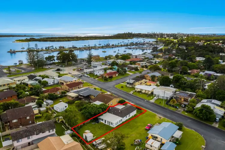 11 Golding Street, Yamba NSW 2464