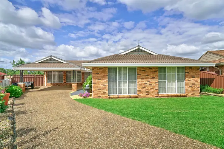 18 Mackenzie Place, Kearns NSW 2558