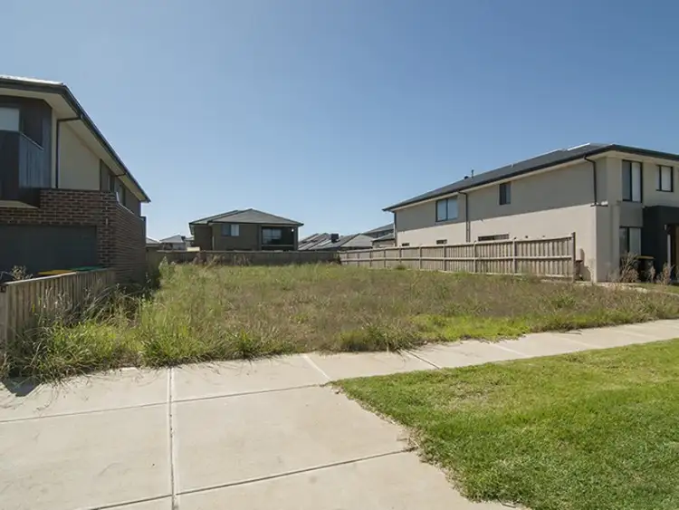 10 Fernleaf Avenue, Keysborough VIC 3173