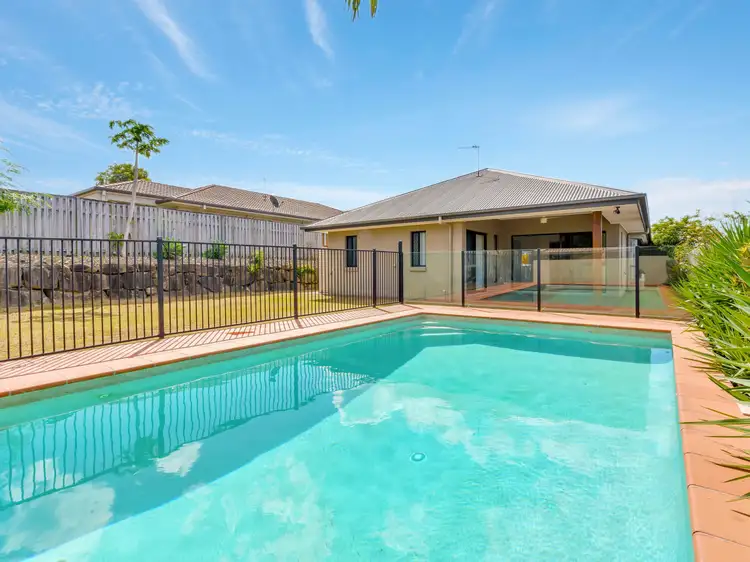 10 Kabi Place, Pacific Pines QLD 4211
