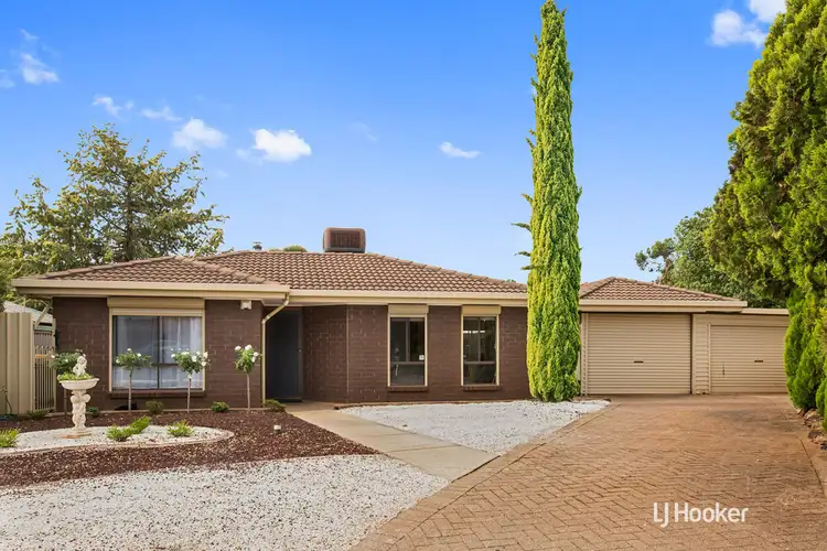 11 Seville Court, Craigmore SA 5114