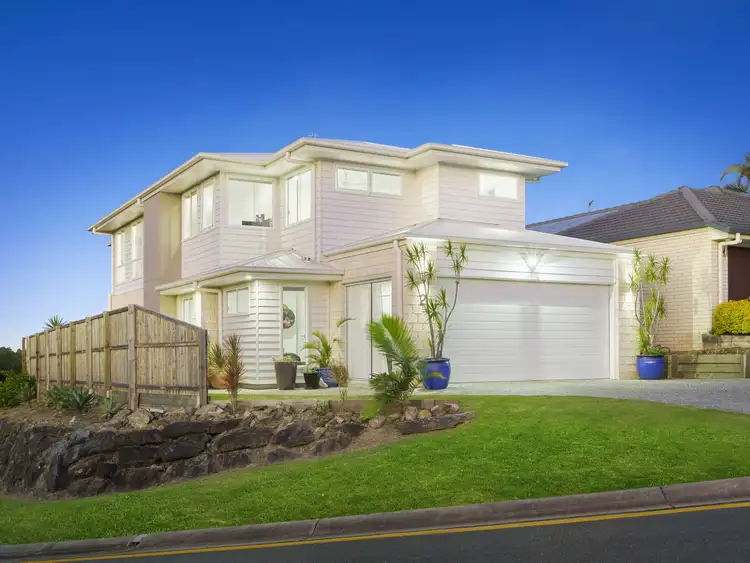 2 Carter Street, Pacific Pines QLD 4211