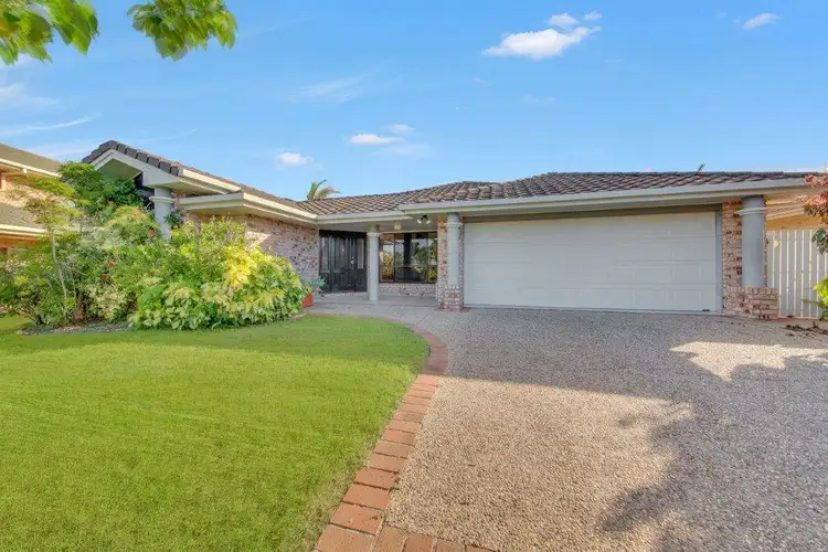 22 Fairbairn Place, Clinton QLD 4680
