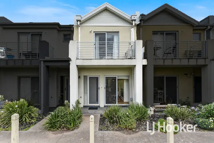 Second view of Homely house listing, 6/11 Howqua Place, Pakenham VIC 3810