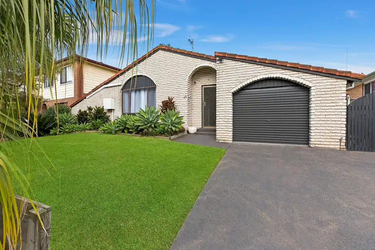 15 Roberta Street, Tumbi Umbi NSW 2261