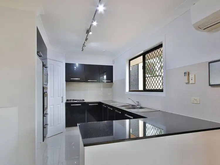 73 Trulson Drive, Crestmead QLD 4132