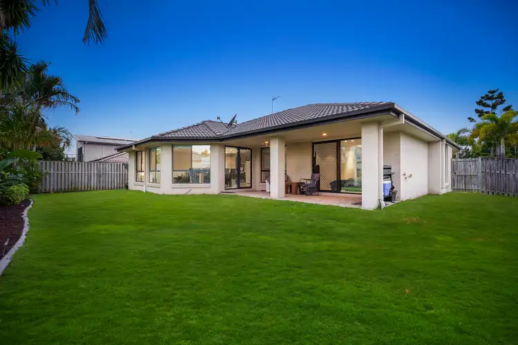 2 Coochin Lane, Pacific Pines QLD 4211