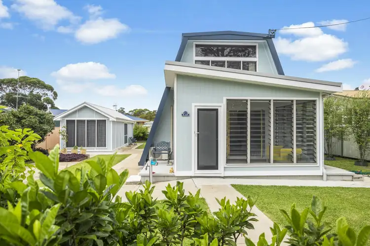 10 George Street, Burrill Lake NSW 2539