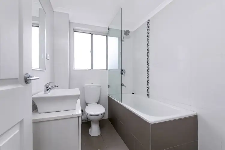 Third view of Homely apartment listing, 2/52 Wentworth Avenue, Mascot NSW 2020