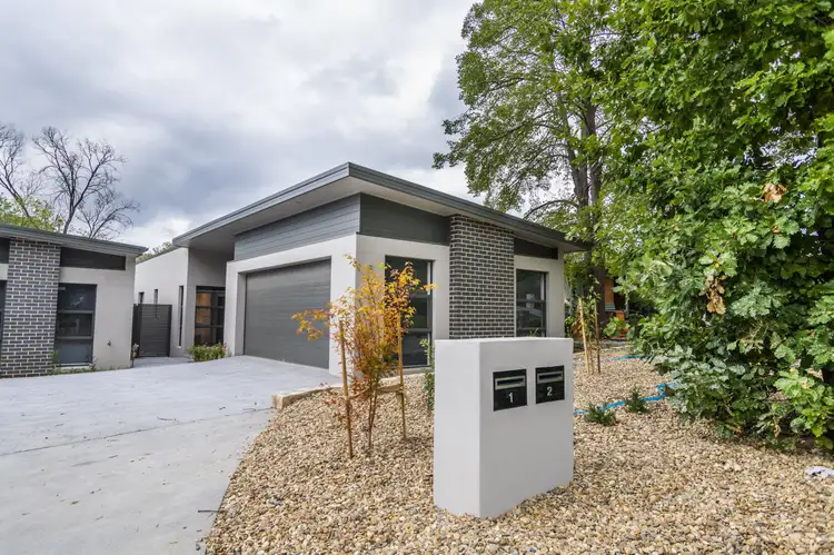 Main view of Homely townhouse listing, 2/19 Port Arthur Street, Lyons ACT 2606