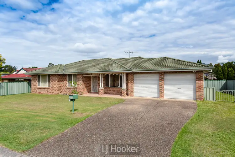 17 Calancra Avenue, Cameron Park NSW 2285