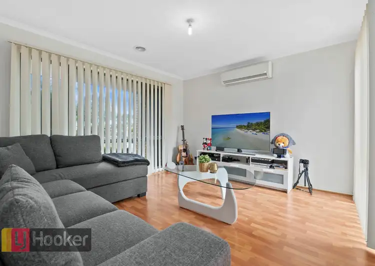 Second view of Homely house listing, 9 Farskiene Place, Hampton Park VIC 3976