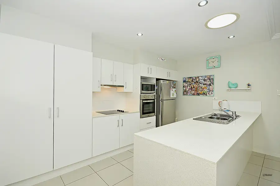 Main view of Homely semi-detached listing, 2/7 Bimbadeen Avenue, Banora Point NSW 2486