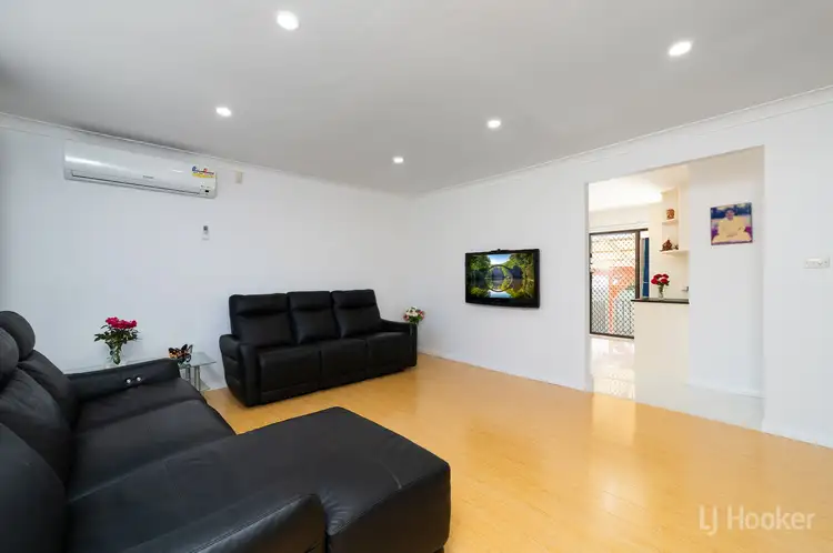 Second view of Homely house listing, 5 Clover Place, Macquarie Fields NSW 2564
