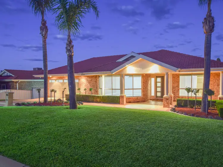 18 Mathew Street, Young NSW 2594