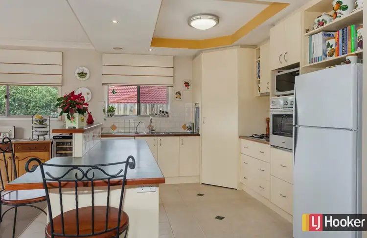 Sixth view of Homely house listing, 4 Uno Court, Hidden Valley VIC 3756