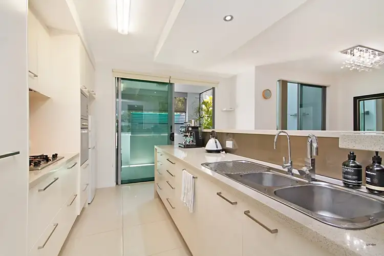 4/9 South Street, Coolangatta QLD 4225