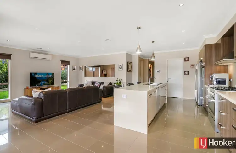 Fourth view of Homely house listing, 100 Mandalay Circuit, Beveridge VIC 3753
