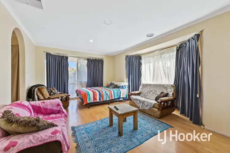Fifth view of Homely house listing, 8 Jason Place, Hampton Park VIC 3976